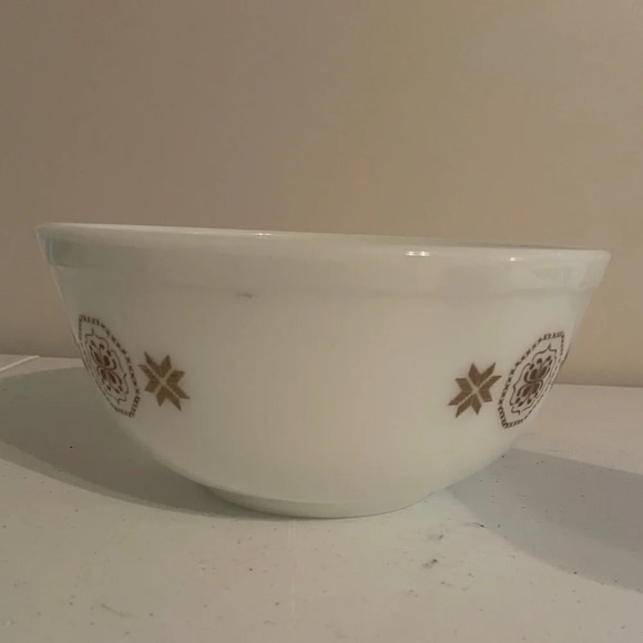 Pyrex Town and Country Mixing Bowl 2 1/2 qt #403 - Picture 4 of 4